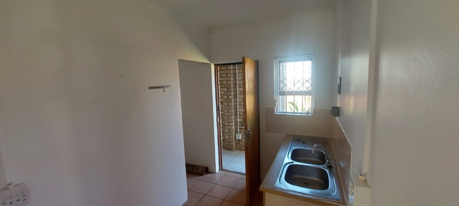 4 Bedroom Property for Sale in Wavecrest Eastern Cape